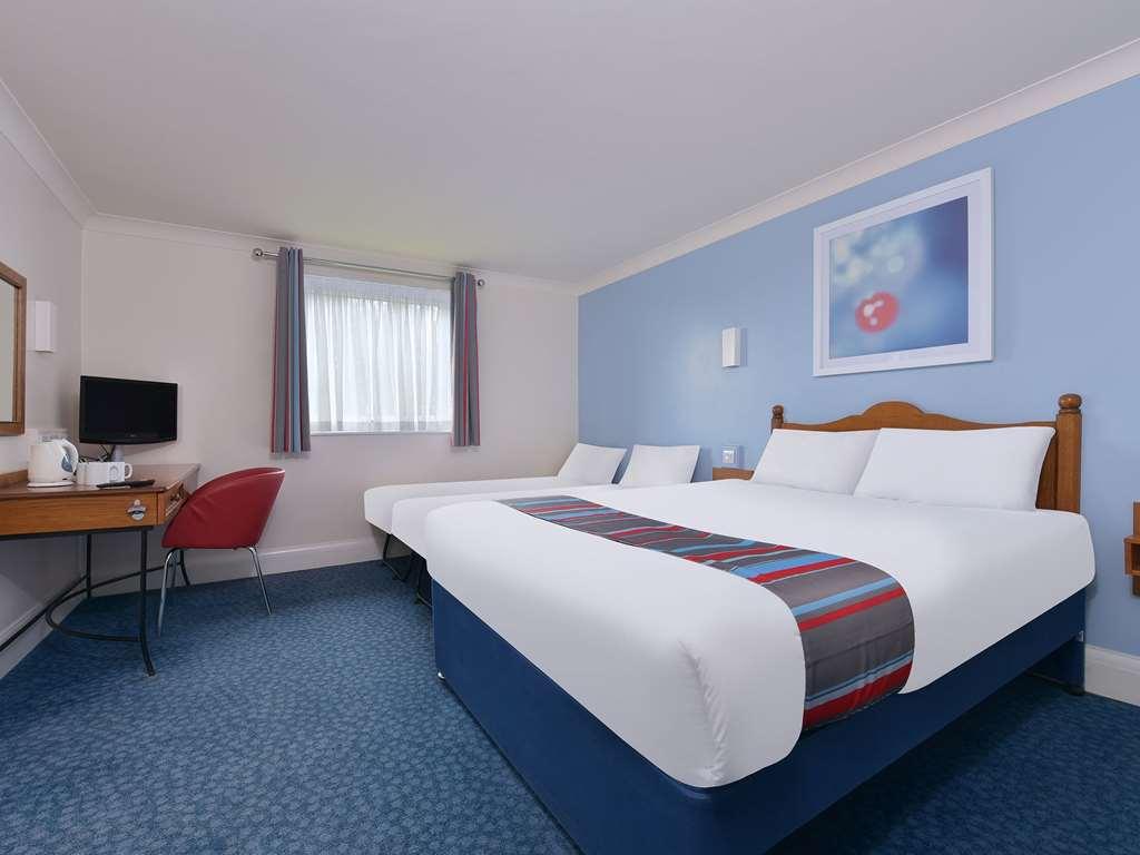 Travelodge Birmingham Sheldon Room photo