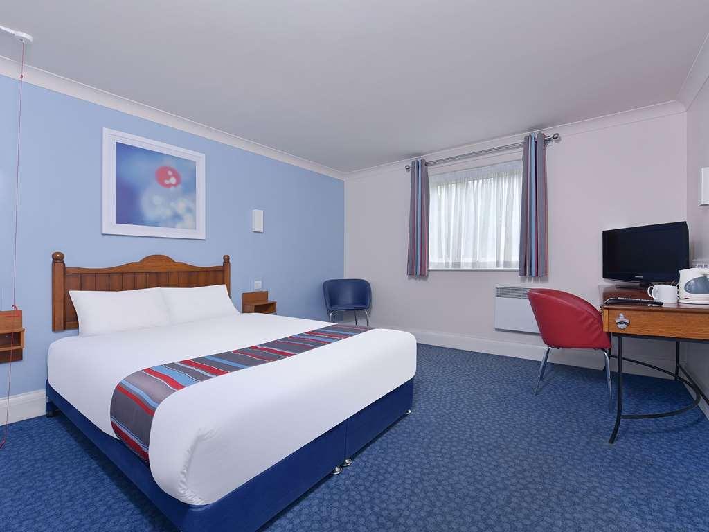 Travelodge Birmingham Sheldon Room photo