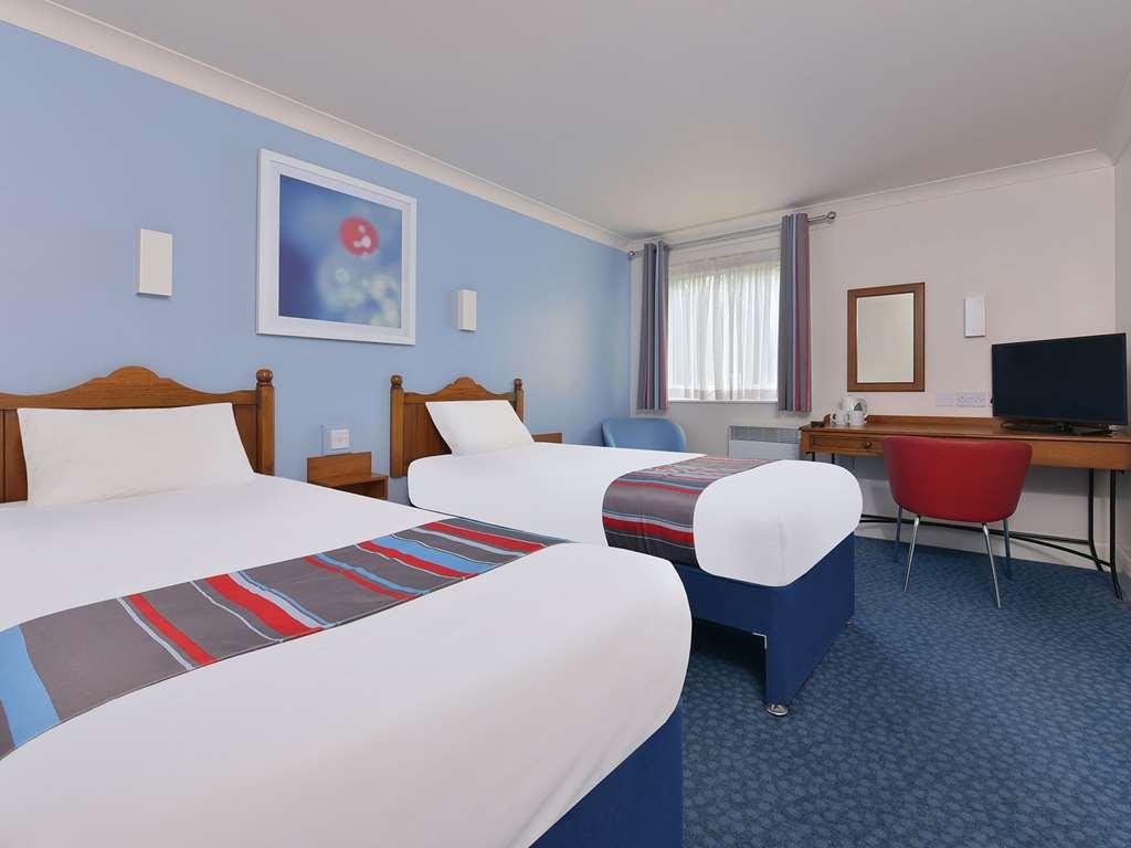 Travelodge Birmingham Sheldon Room photo