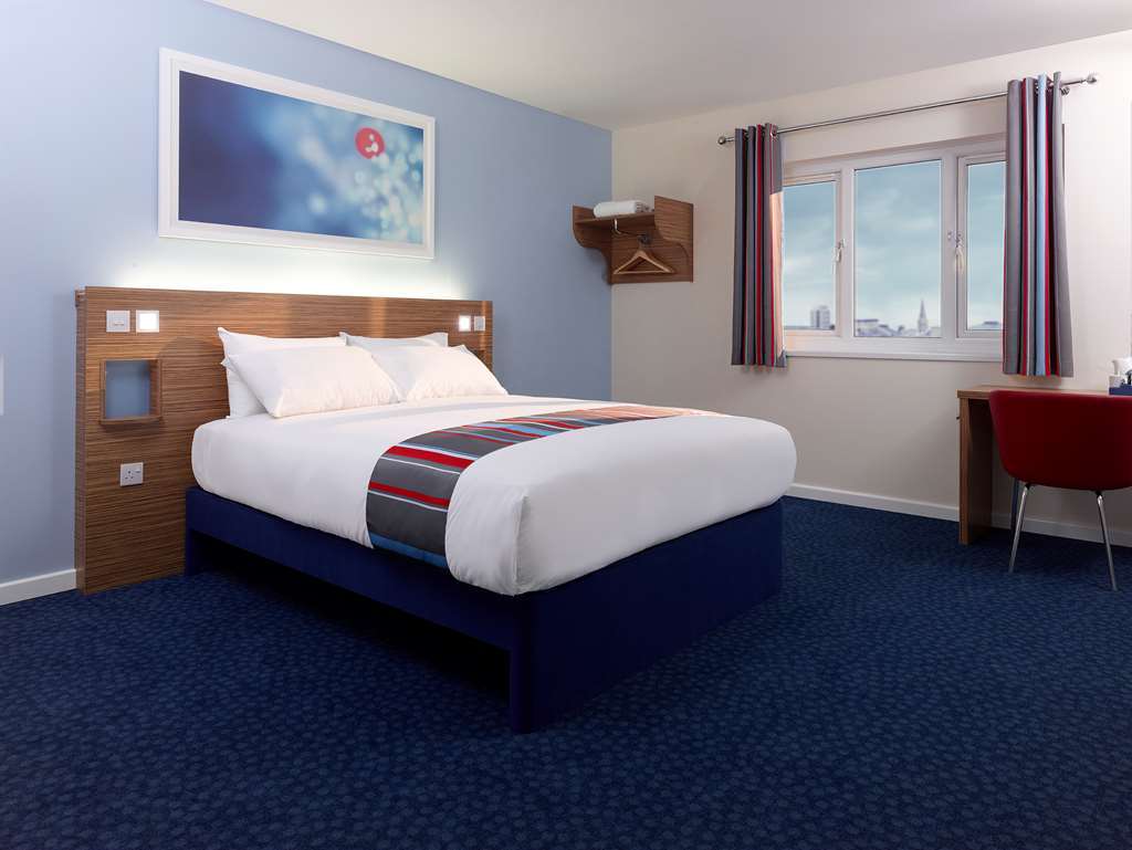 Travelodge Birmingham Sheldon Room photo