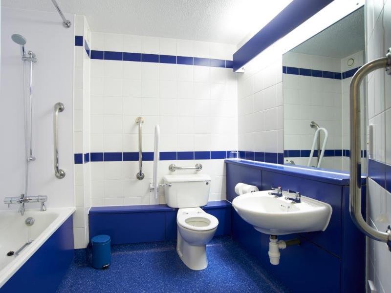 Travelodge Birmingham Sheldon Exterior photo