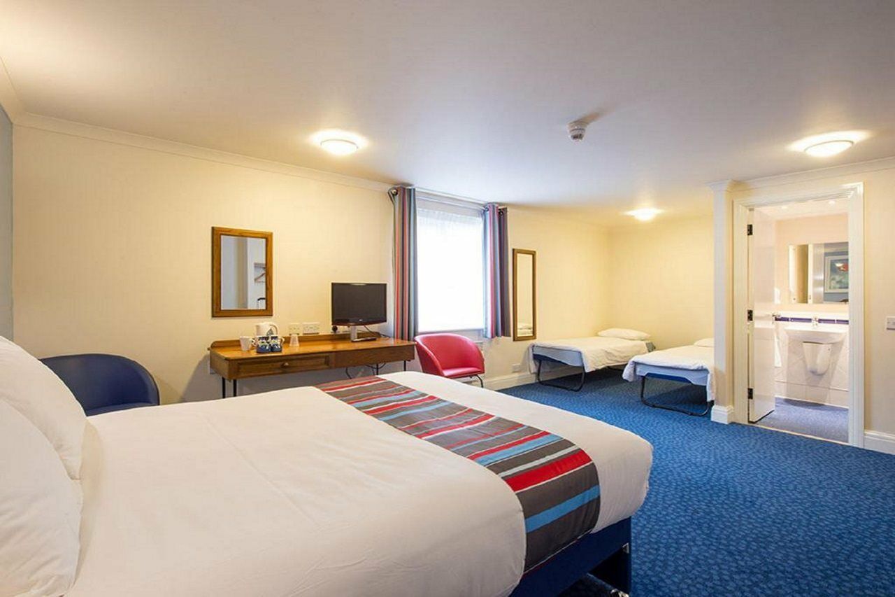 Travelodge Birmingham Sheldon Exterior photo