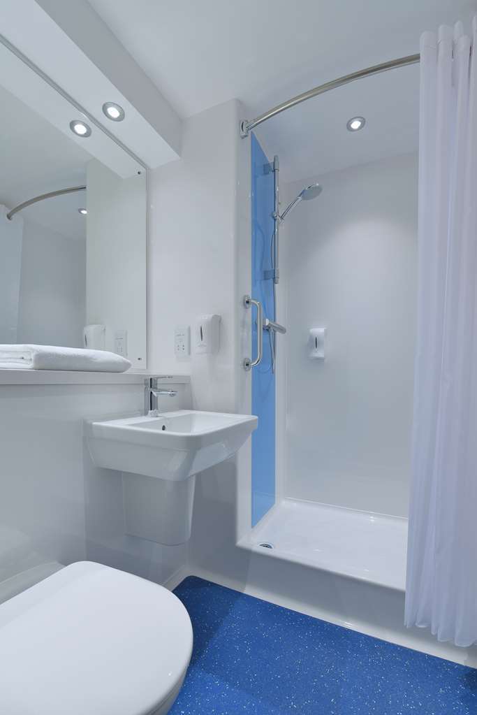 Travelodge Birmingham Sheldon Room photo