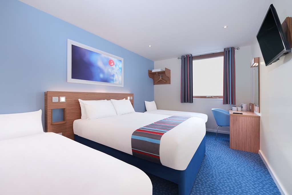 Travelodge Birmingham Sheldon Room photo